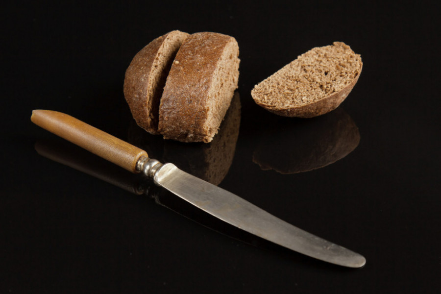 hleb i nož