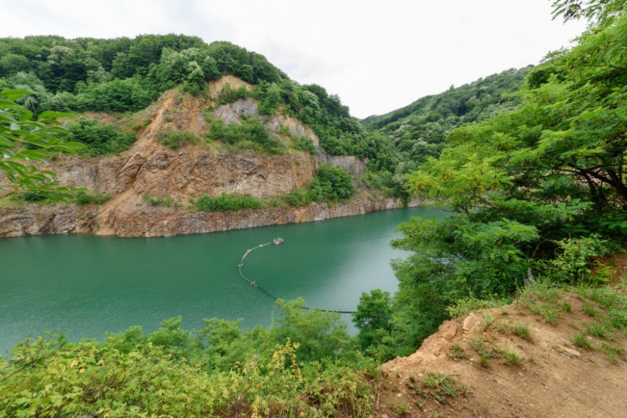 Ledinačko jezero