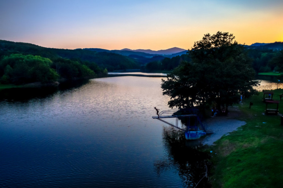 borsko jezero