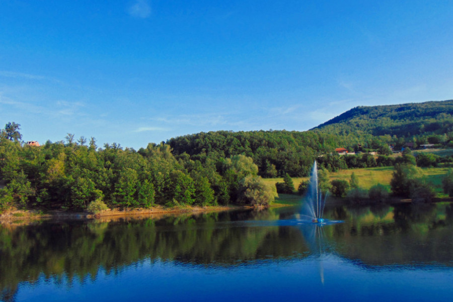 borsko jezero