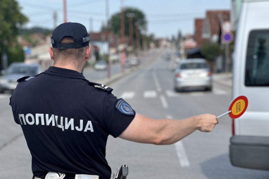policija