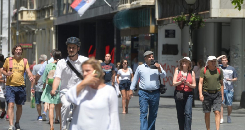 OPREZ, SRBIJA U CRVENOM Pred nama je dugi toplotni talas i vrlo visok stepen UV zračenja, evo kako se zaštititi