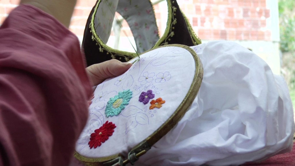 ZLATNE RUKE KOSOVKE DEVOJKE Manifestacija koja čuva i promoviše tradicionalne vrednosti