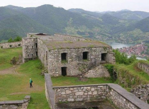 SREDNJOVEKOVNO ISTORIJSKO NASLEĐE Prokleta Jerina je sa ovog zamka bacala mladiće u Drinu!