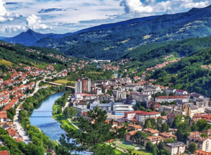 GRAD KOJI ĆE VAS OČARATI SVOJOM LEPOTOM Mesto gde se za vreme Rimljana kopala i topila bakarna ruda