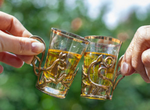 NEMA BOLJEG LEKA Koliko je zdrava rakija i šta je šumadijski čaj
