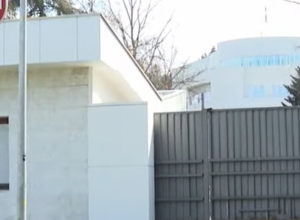 TITOVA VILA U KOJU SE NIKAD NIJE USELIO Imao je stilizovan ključ u obliku broja 22