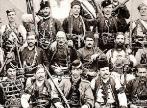 KAKO SU LOBANJA I UKRŠTENE KOSTI POSTALI ČETNIČKI SIMBOLI Četništvo predstavlja nastavak srpske hajdučke tradicije