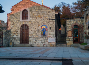 KAPELA USRED KALEMEGDANA Posvećena zaštitnici žena i dece, i to na mestu čudotvornog izvora