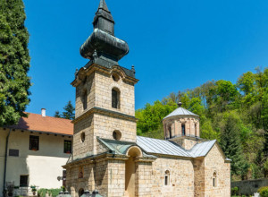 PODIGAO GA KRALJ, OBNOVIO KNEZ Manastir gde se Vuk Karadžić od detinjstva školovao i gde se poštuje vekovima jedan običaj