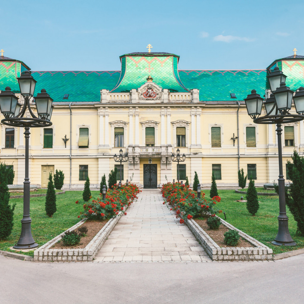 BAROKNI DRAGULJ U SRCU VRŠCA Ovaj velelepni dvor krije mnoge vredne zbirke ikona sakupljenih u Banatu