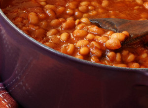 ZABORAVITE NA DUGO KUVANJE I PRVU VODU: Ovakav pasulj jedu samo Srbi koji znaju šta valja (recept)
