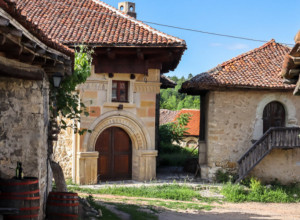 PRELEPE GRAĐEVINE NA ISTOKU SRBIJE Kraj čiji su simboli vinarstvo i podrumarstvo