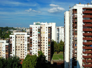 BEOGRAĐANIN PRODAJE GARSONJERU OD 8 KVADRATA ZA 30.000 EVRA I SVI SU U ŠOKU: "Da li se u WC ide kod komšije ili kako?"