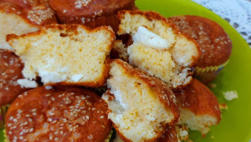 NAJBOLJE IZ BAKINE TRADICIONALNE KUHINJE Mafini projice sa sirom, savršeno mekane i ukusne (VIDEO)