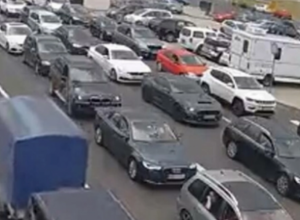 KILOMETARSKE KOLONE NA HORGOŠU Čeka se i po nekoliko sati