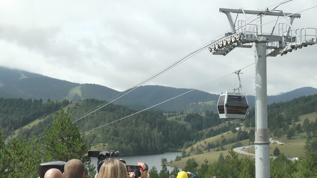 DANAŠNJI DATUM UPISAN U ISTORIJU SRPSKOG TURIZMA Pre tačno godinu dana u rad puštena Gold Gondola, nadmašeni svi rekordi i očekivanja