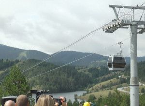 DANAŠNJI DATUM UPISAN U ISTORIJU SRPSKOG TURIZMA Pre tačno godinu dana u rad puštena Gold Gondola, nadmašeni svi rekordi i očekivanja