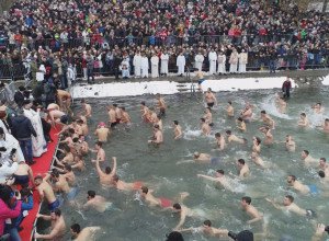 NE ODUSTAJE SE OD SRPSKE TRADICIJE Skok u zaleđenu reku za Čačane i Dragačevce je više od ponosa, sutra zakazano plivanje za časni krst