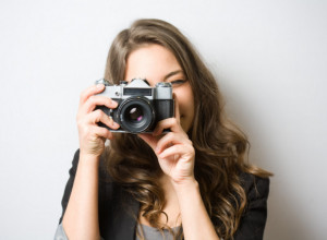 DNEVNA DOZA PRAVOPISA Kako se pravilno piše "fotoaparat" ili "foto-aparat"?