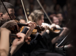 LEPA MANIFESTACIJA U "SRPSKOJ ATINI" Srpsko narodno pozorište organizuje Gala koncert povodom Dana zaljubljenih