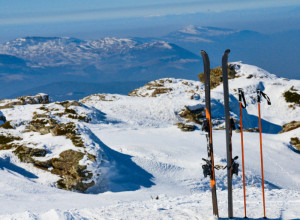 VREME JE ZA SKIJANJE Koliko novca treba izdvojiti za iznajmljivanje skija, a koliko koštaju dnevne karte na srpskim planinama?