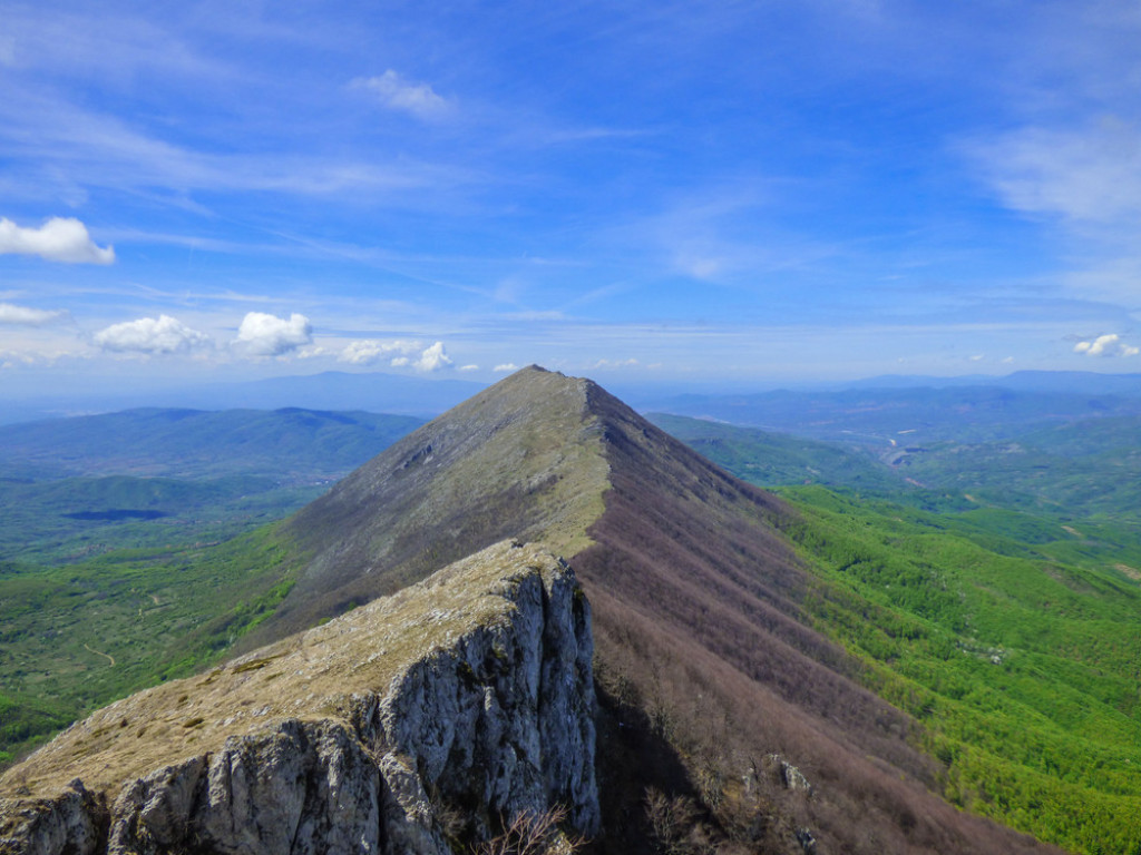 ALPI NA JUGU SRBIJE - Planinari je obožavaju, sa vrha puca pogled od Kosova i Makedonije, pa do Bugarske