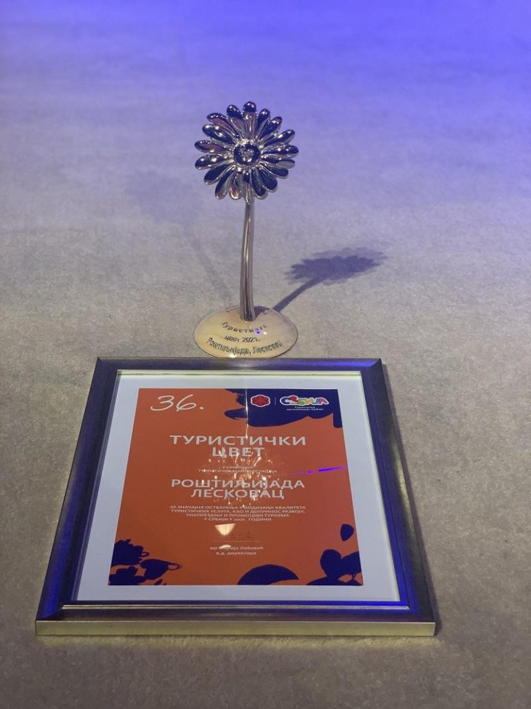 PODARILA NAJVEĆU PLJESKAVICU NA SVETU "Roštiljijada" proglašena za najbolju turističku manifestaciju u Srbiji za 2021. godinu