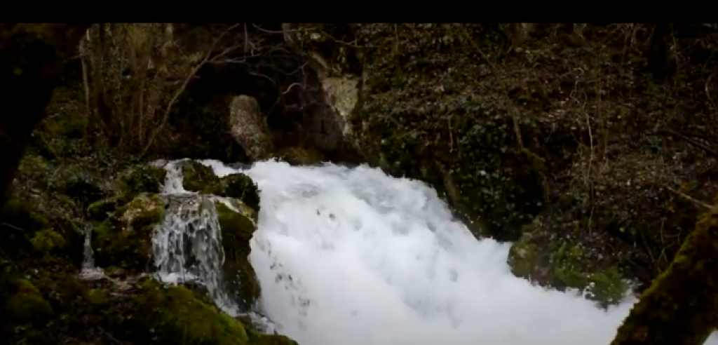 "LEPTERIJA", NA VELIKI PETAK POKAZUJU SE "BELE VODE" Ovo  pojava traje nekoliko dana i voda nestane (VIDEO)