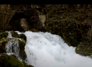"LEPTERIJA", NA VELIKI PETAK POKAZUJU SE "BELE VODE" Ovo  pojava traje nekoliko dana i voda nestane (VIDEO)