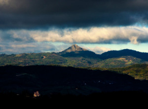 USPAVANI VULKAN I SPOMENIK PRIRODE OSTRVICA Još se mogu raspoznati tragovi slivanja lave (VIDEO)