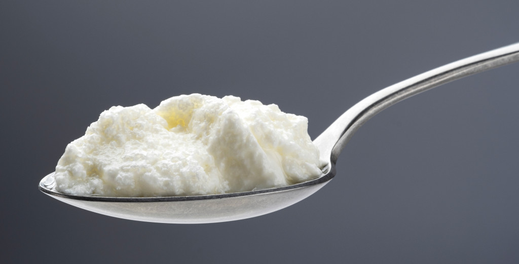 Na koji način kiselo mleko topi kilograme i zbog čega je još korisno
