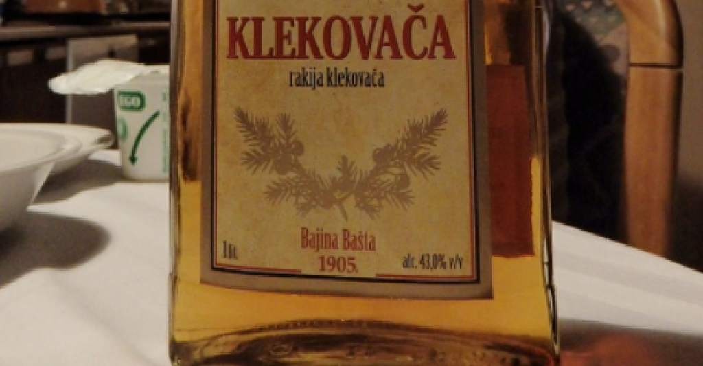 LEGENDARNA SRPSKA RAKIJA Bobice kleke i rakija daju izuzetno lekovito piće