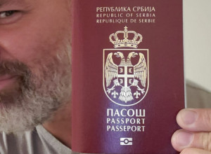 AMERIKANAC ČARLS ZBOG NOVOG SADA REŠIO DA SE PRESELI U SRBIJU: Zvanično pasoš naše zemlje dobio tek prošle godine