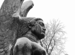 TAJNA BEOGRADSKOG ANĐELA SMRTI: Kamena Meštrovićeva dama o kojoj se malo zna! (VIDEO)