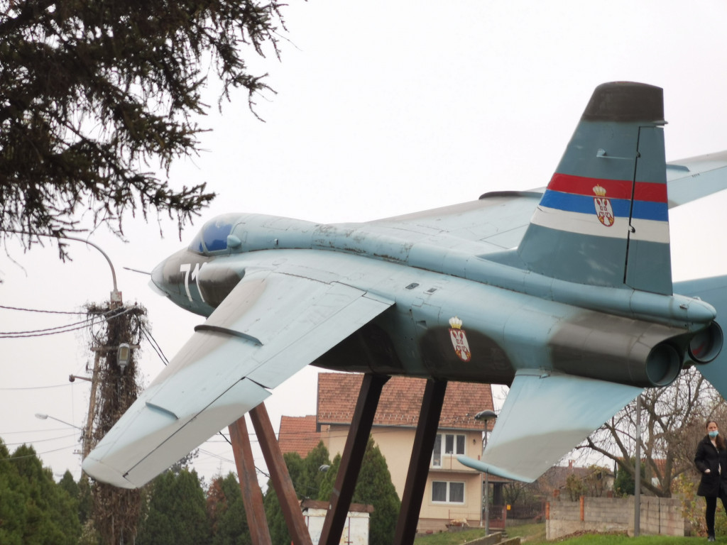 SIMBOL SLOBODE NARODA U SRCU ŠUMADIJE Na borbenom zadatku braneći svoju zemlju pilot major Zoran Tomić dao je svoj život (FOTO)