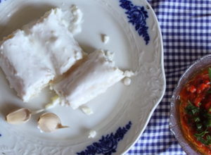 SIMBOLI VRANJSKE KUHINJE Starinska pita samsa i đuveč tarana sa piletinom