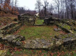 NIŠTA SLIČNO NISTE VIDELI! Manastir Kasteljan, zaštićeno prirodno dobro i arheološko nalazište (VIDEO)