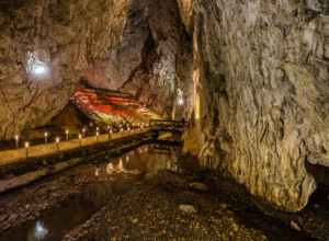 IMA NEŠTO ŠTO JE IZDVAJA U CELOM SVETU Stopića pećina bogatija za 60 metara novih staza koje vode do Sale sa bigrenim loncima