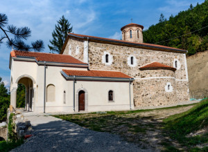 OVO MORATE DA VIDITE! U ovom manastiru nalaze se dve misteriozne freske za koje niko ne može da objasni odakle tu i šta predstavljaju (VIDEO)
