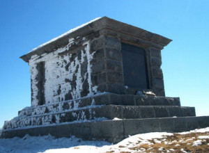 MAUZOLEJ POSVEĆEN ČUVENOM SRPSKOM NAUČNIKU Prvi spomenik kulture izgrađen na nekoj planini u Srbiji, najviši vrh nosi njegovo prezime!