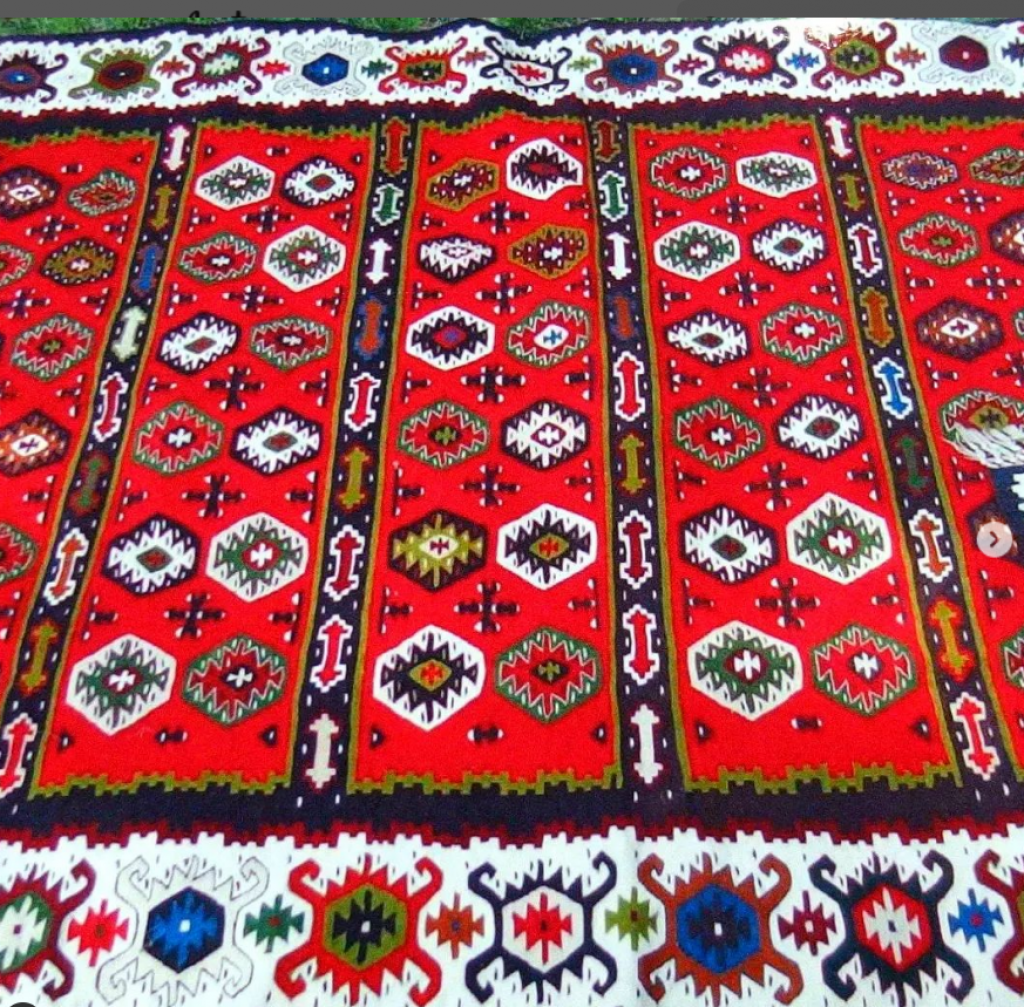 TAJNE KOJE KRIJU ŠARE PIROTSKIH ĆILIMA Simboli koji su čuvani vekovima