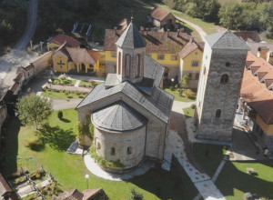 MANASTIR RAČA, CENTAR PREPISKE Ovde se čuvalo Miroslavljevo jevanđelje, a Patrijarh Pavle je u dva maha bio monah (FOTO/VIDEO)