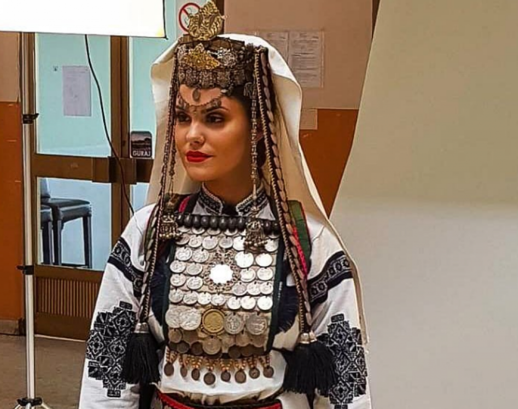UKRAS NA ŽENSKOM FESU Tepeluk, ekskluzivan i prepoznatljiv deo srpske gradske nošnje u 19. veku