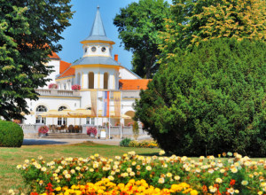 PRVA KOCKARNICA NA BALKANU Nadaleko čuvena banjska dvorana „Kur-salon" u kojoj su muzičari plaćali da sviraju (VIDEO)