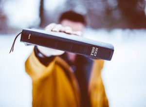 5 CITATA IZ BIBLIJE KOJE SVAKI VERNIK TREBA DA ZNA: U njima se krije rešenje svakog PROBLEMA, mogu promeniti život