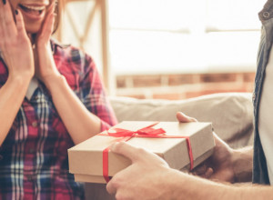 POKLON KOJI NIKAKO NE SMETE DA UNESETE U KUĆU Stručnjaci savetuju da ga odmah bacite ili spalite