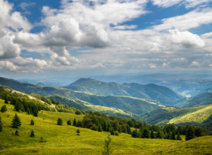 NEKADA AR KOŠTAO 500 A SADA I DO 5000 EVRA Placevi na ovoj srpskoj planini nikad skuplji, najviše ih kupuju oni koji već imaju nekretnine na Zlatiboru i Kopaoniku (FOTO)