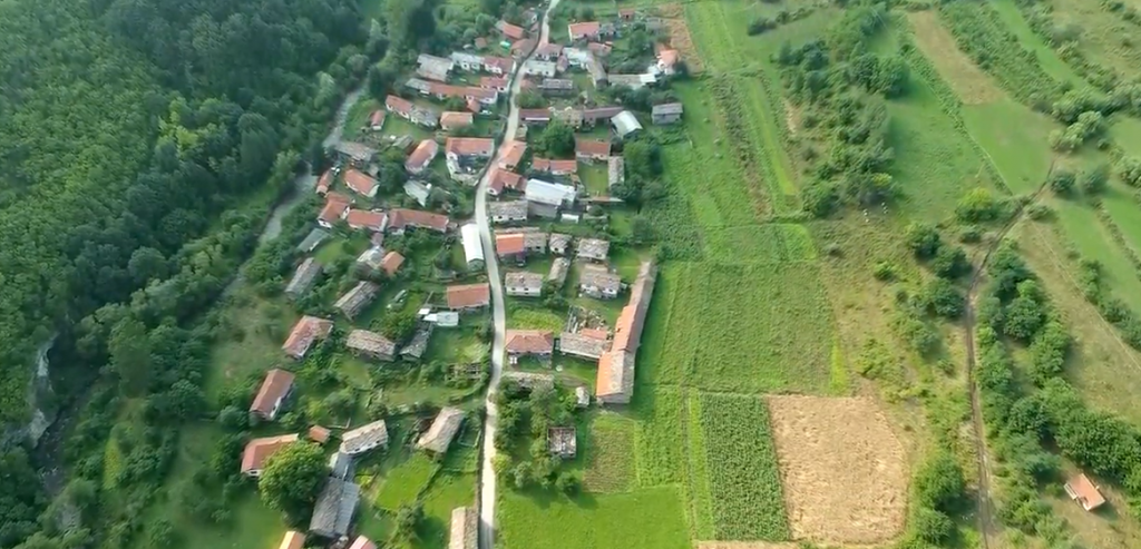 KRAJNJE SELO PREMA PUTU KA BUGARSKOJ Turistički biser prebogat programom za planinarenje, šetanje i slikanje lepota Srbije (VIDEO)