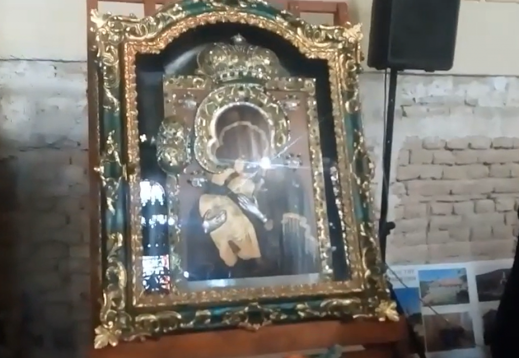 ČUDOTVORNA IKONA PRESVETE BOGORODICE PEĆKE Bila je u rukama Svetog Save, narod joj 8 vekova dolazi na poklonjenje (VIDEO)